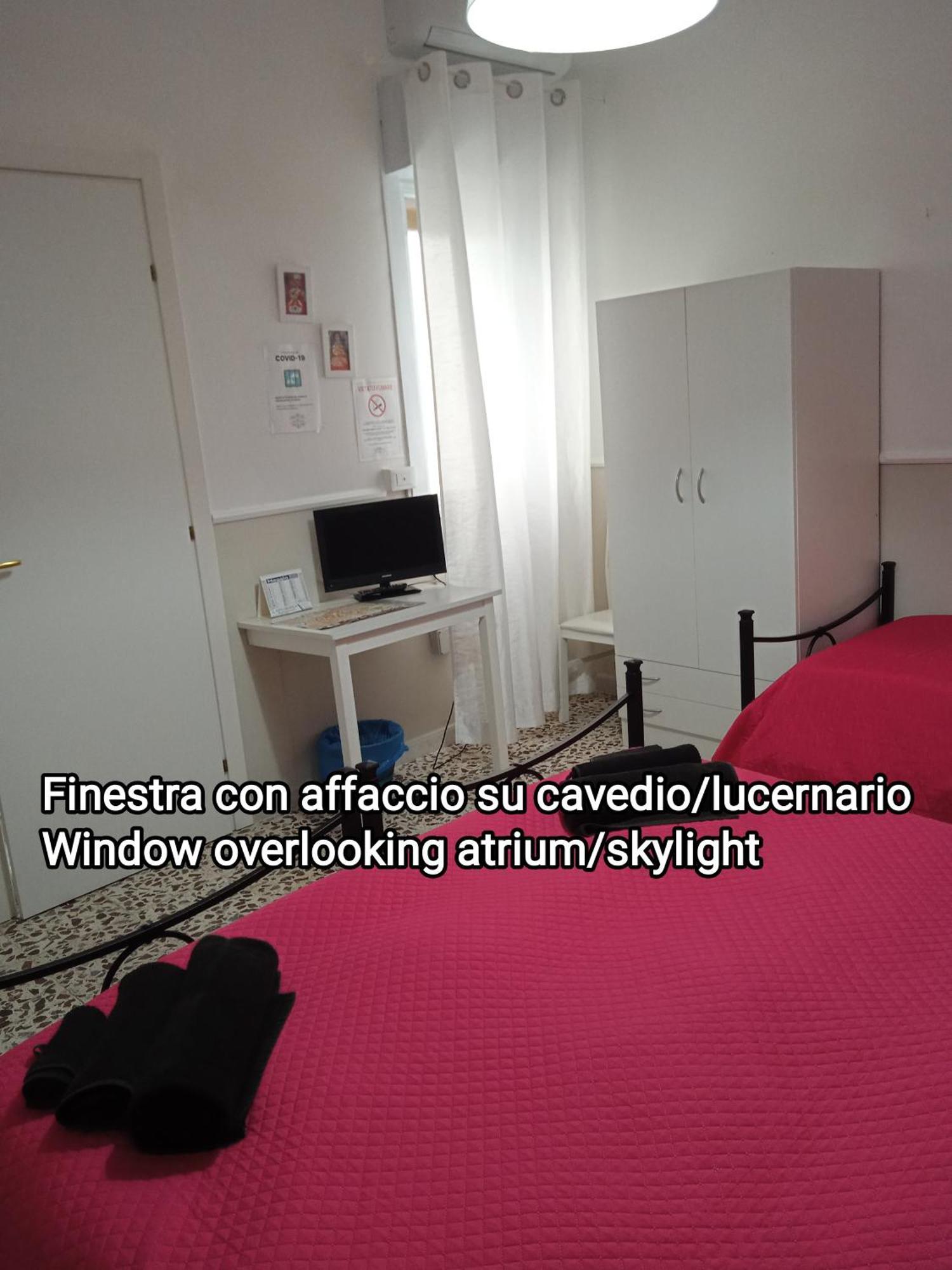 Camera Tripla